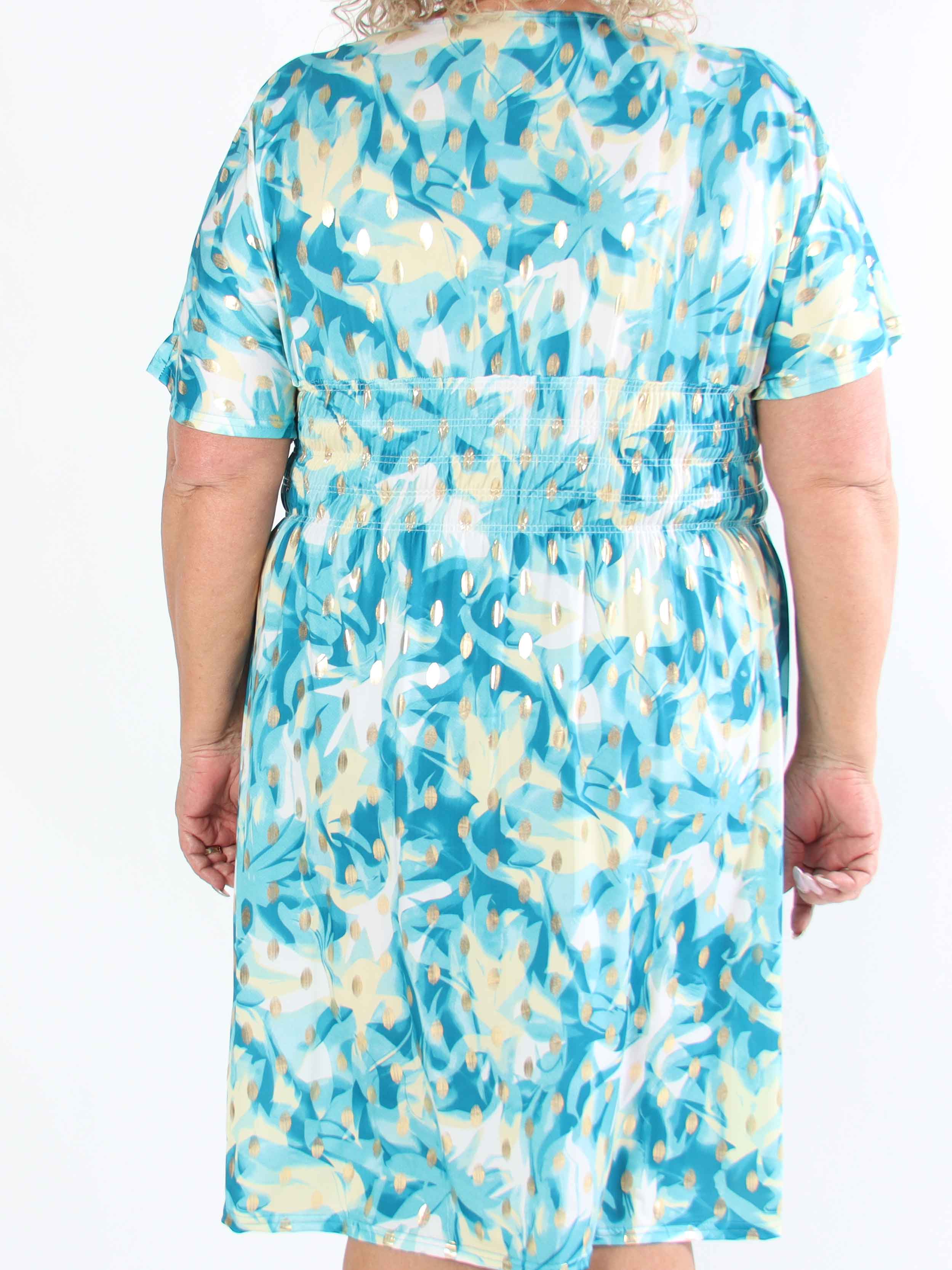 Pams Vacay Short - Mønstret elastisk plus size kjole med smock i taljen